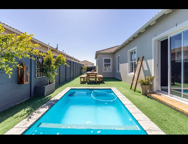 3 BEDROOM FREEHOLD SOLD IN SUNNINGDALE